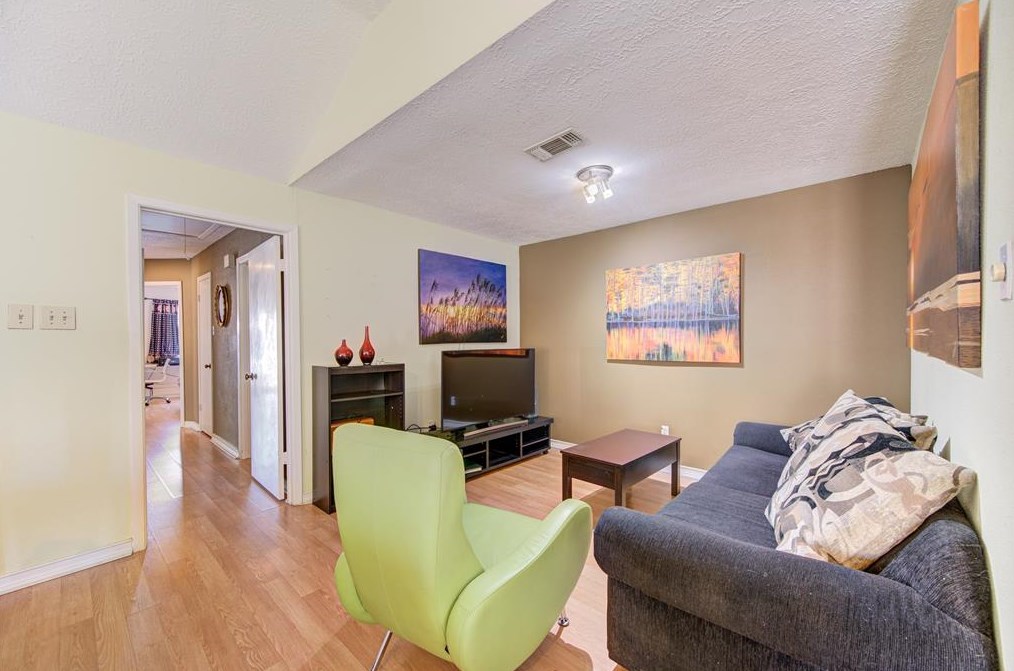 15823 Los Altos Dr, Houston TX  77083-2929 exterior
