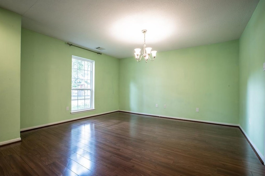 10738 Valley Hills Dr, Houston TX  77071-1604 exterior