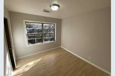 5810 Belmark Street, Houston, TX 77033 - Photo 7