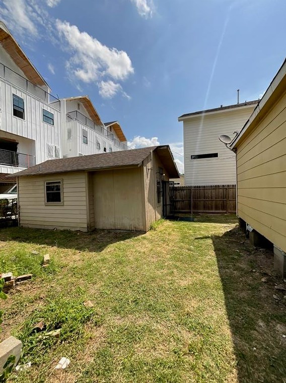 1107 Brk St, Houston TX  77009-8706 exterior