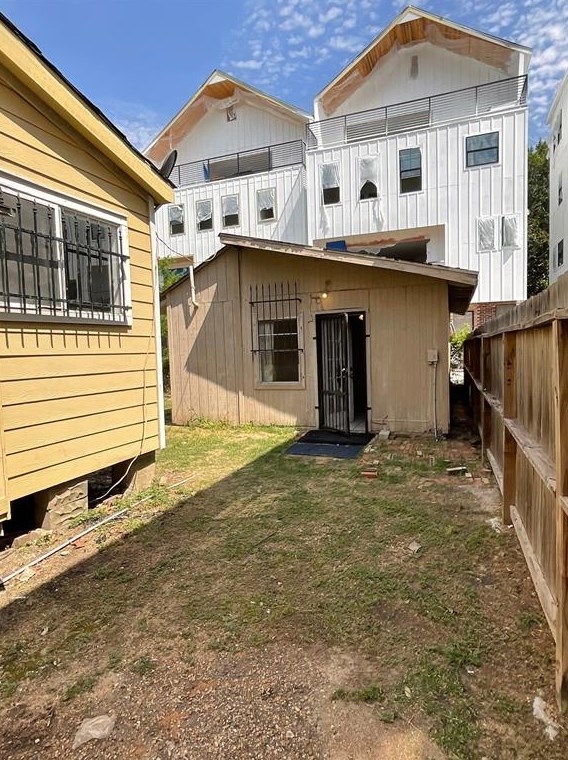 1107 Brk St, Houston TX  77009-8706 exterior