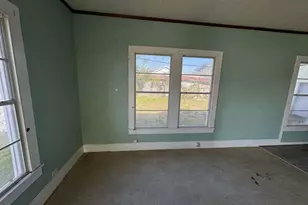 565 N Jefferson St, Goliad, TX 77963 - Photo 11