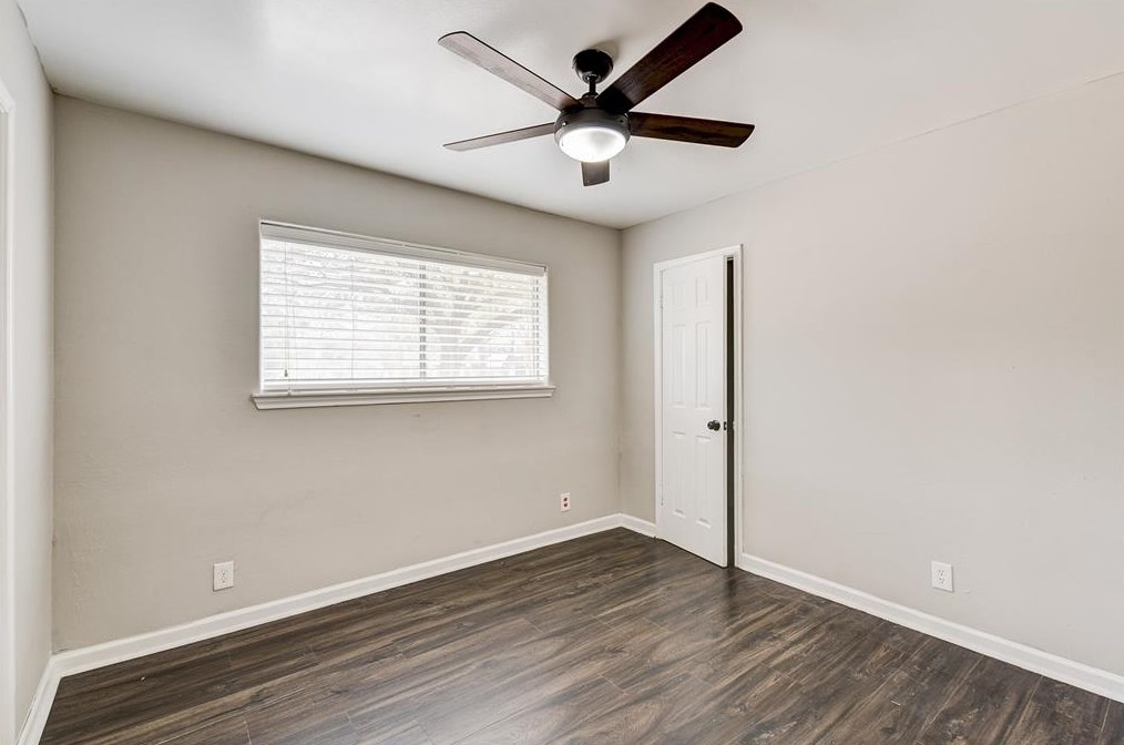 5918 Darkwood Dr, Houston TX  77088-6715 exterior