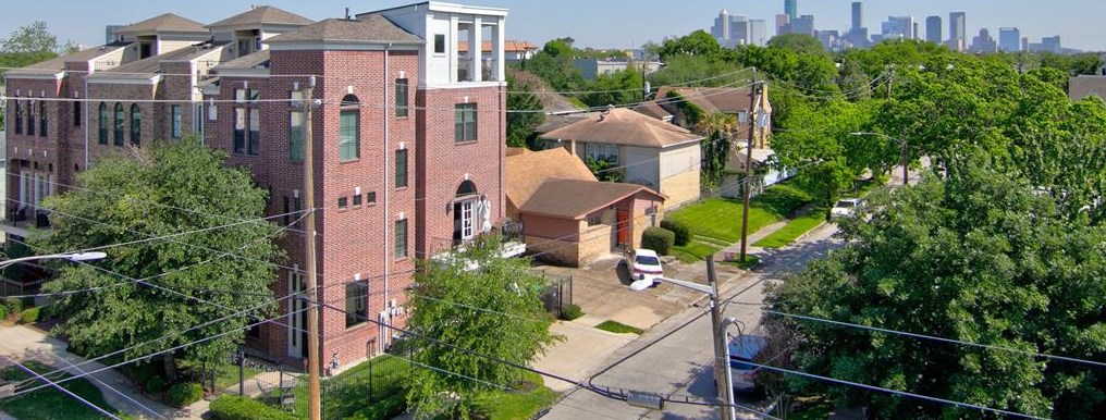 5301 Chenevert St, Houston TX  77004-7213 exterior