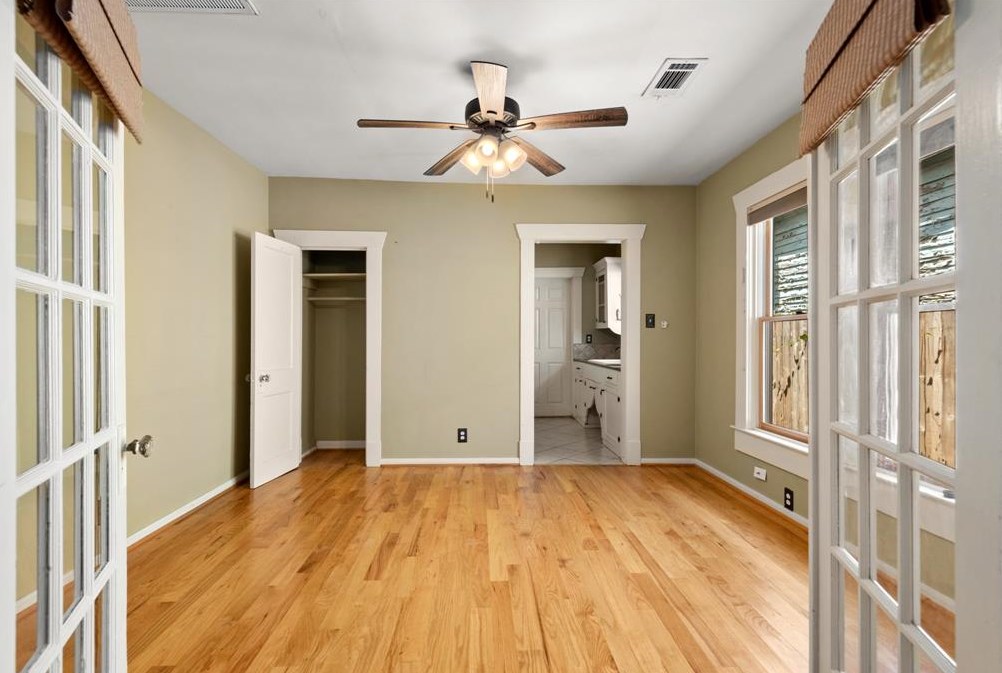 405 James, Houston TX  77009-8327 exterior