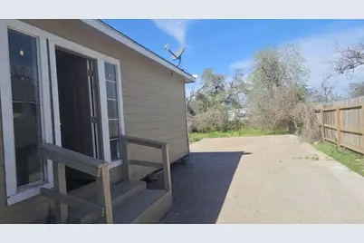 2301 Caplin Street, Houston, TX 77026 - Photo 7