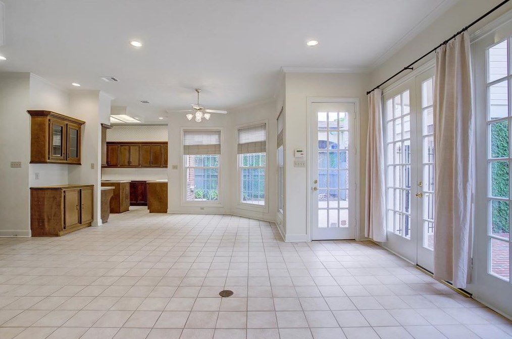 4230 Byron St, Houston TX  77005-3628 exterior