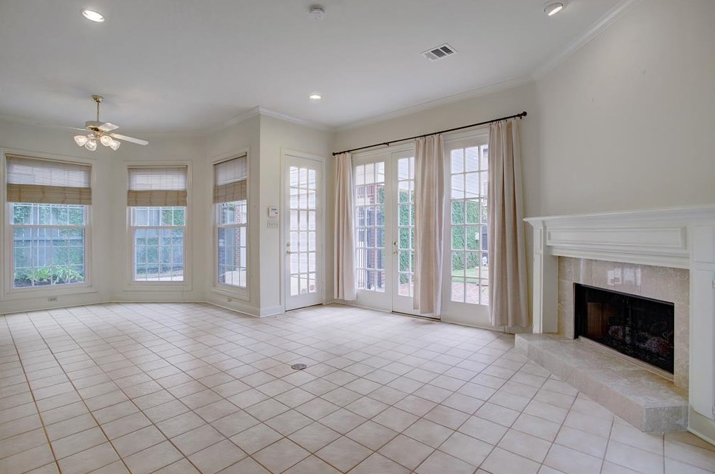 4230 Byron St, Houston TX  77005-3628 exterior