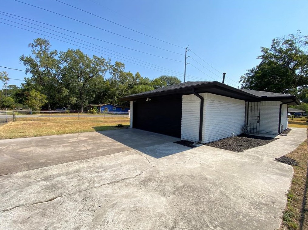 6502 Firnat, Houston TX  77016-5012 exterior