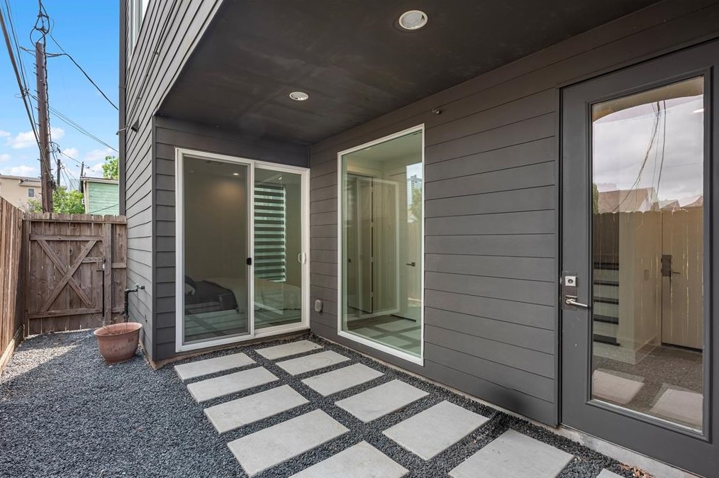 434 Bell St, Houston TX  77019-4435 exterior