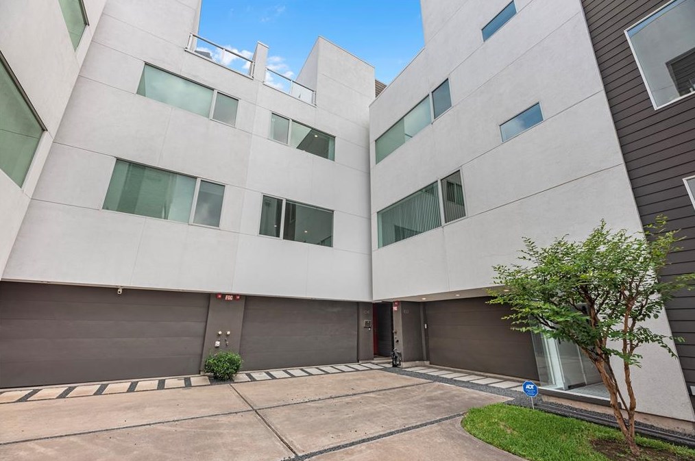 434 Bell St, Houston TX  77019-4435 exterior