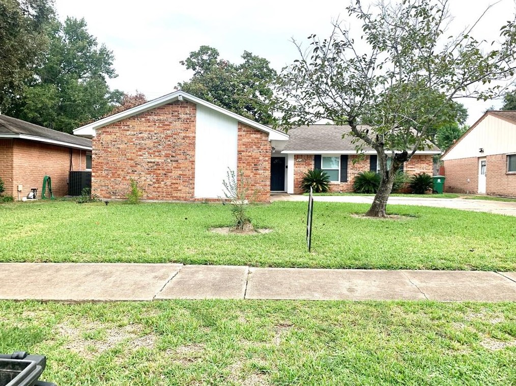 7414 Carew St, Houston TX  77074-4512 exterior