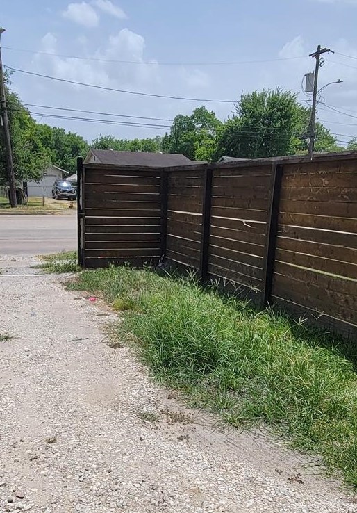 5301 Collingsworth St, Houston TX  77026-3955 exterior