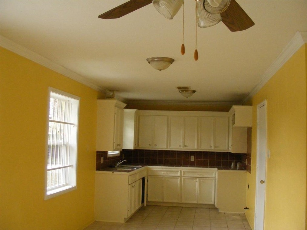 4227 Ebbtide Dr, Houston TX  77045-4215 exterior