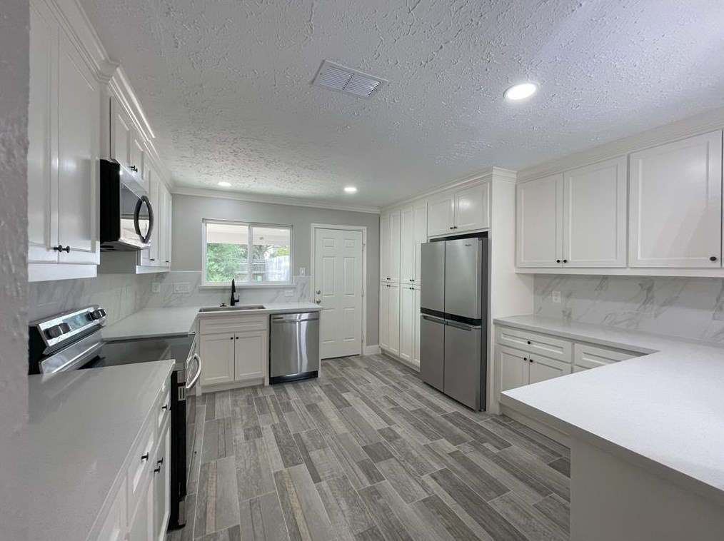 19543 Lazy Valley Dr, Katy TX  77449-3903 exterior