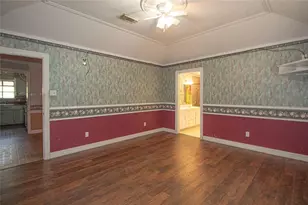 1300 W Church St, Livingston, TX 77351 - Photo 17