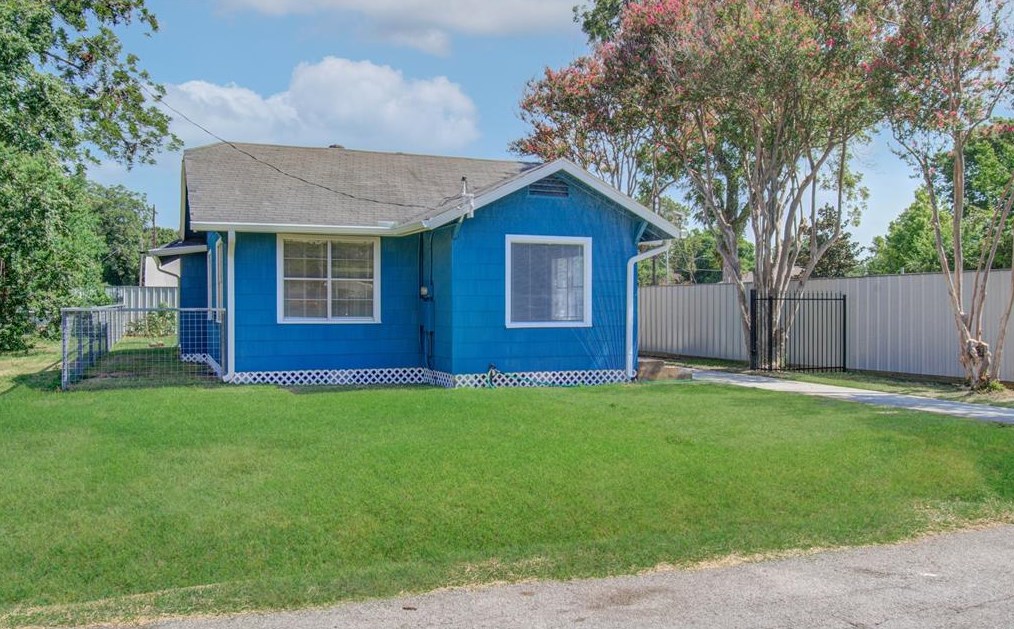 1108 Kern St, Houston TX  77009-2924 exterior