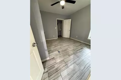 4707 Mallow Street #B, Houston, TX 77033 - Photo 7