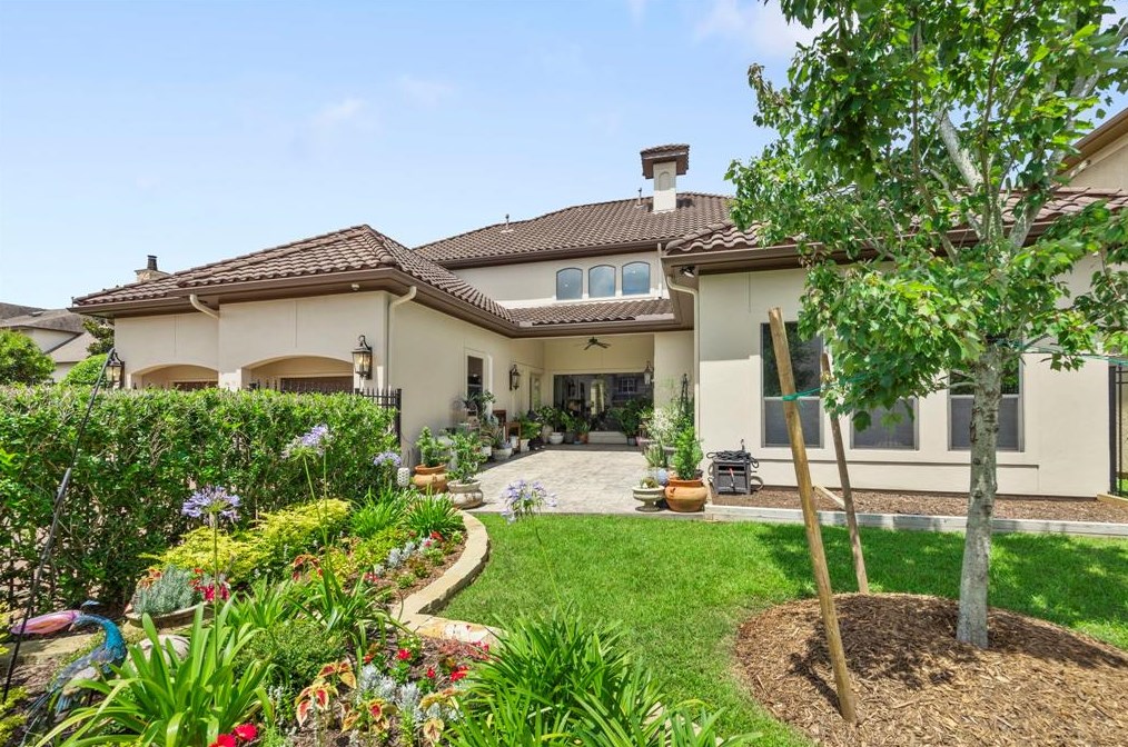 1019 Vista Creek Dr, Sugar Land TX  77478-3370 exterior