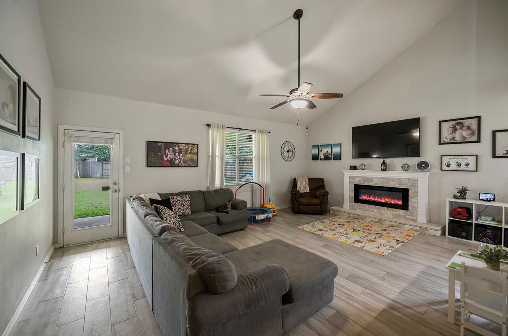 20027 Cape Clover Trl, Richmond TX  77407-4087 exterior