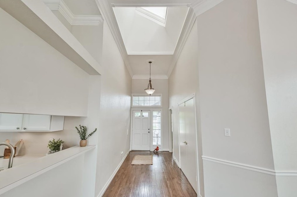 15851 Mdw Vlg Dr, Houston TX  77095-3718 exterior
