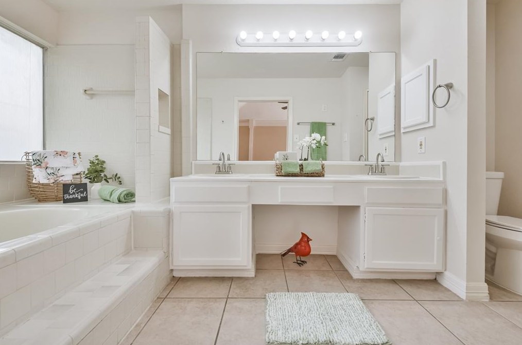 15851 Mdw Vlg Dr, Houston TX  77095-3718 exterior