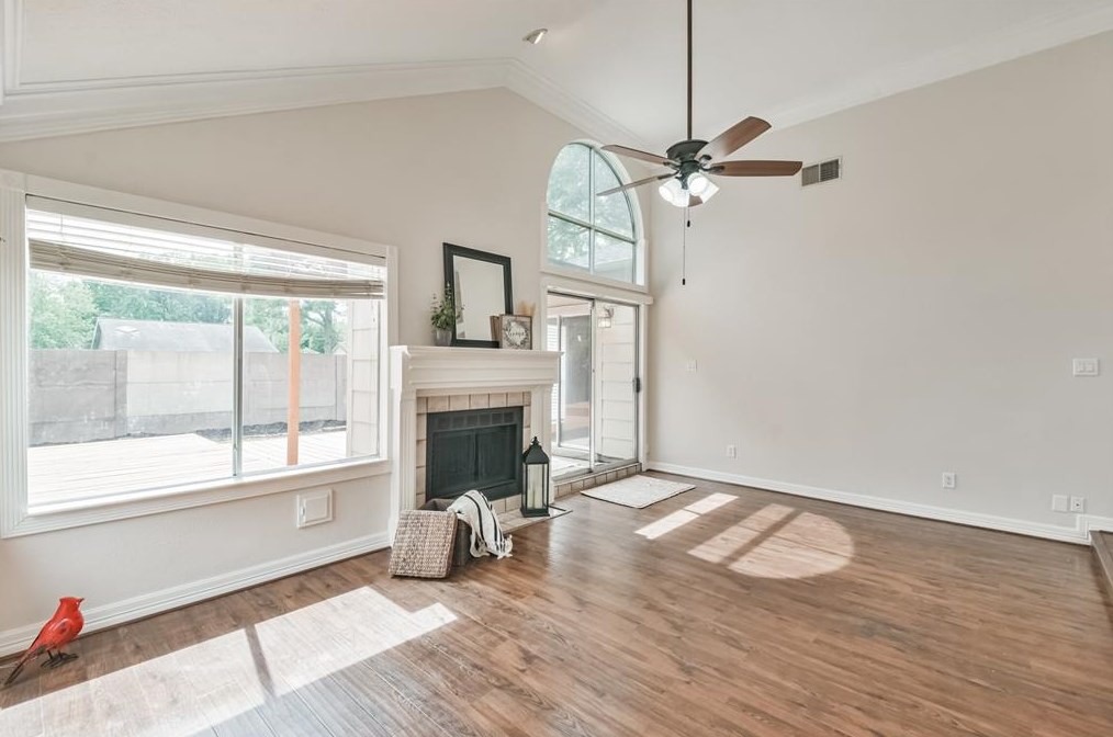 15851 Mdw Vlg Dr, Houston TX  77095-3718 exterior
