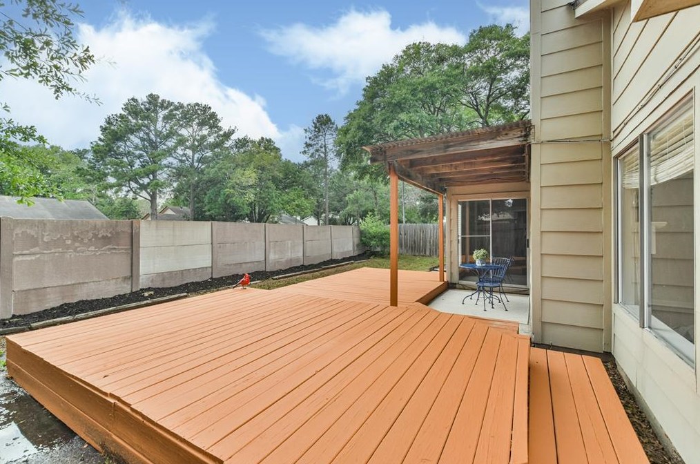 15851 Mdw Vlg Dr, Houston TX  77095-3718 exterior