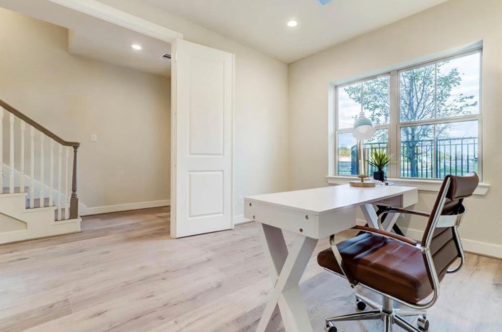 5234 Schuler St, Houston TX  77007-3242 exterior