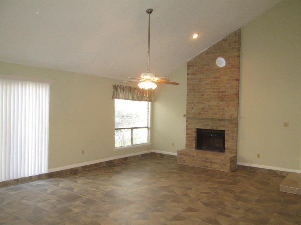 2015 Highland Hills Dr, Sugar Land TX  77478-4362 exterior