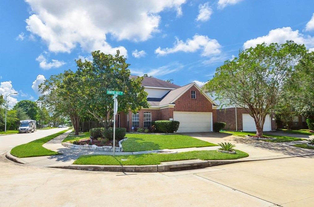19503 Juniper Vale Cir, Houston TX  77084-2272 exterior