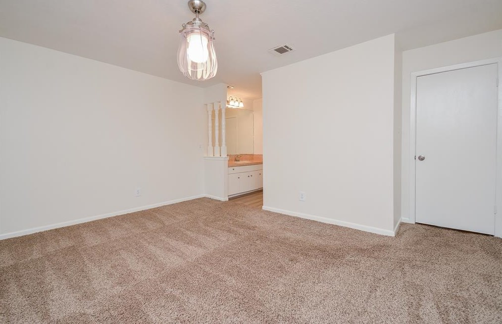 10711 Sagebluff Dr, Houston TX  77089-2908 exterior