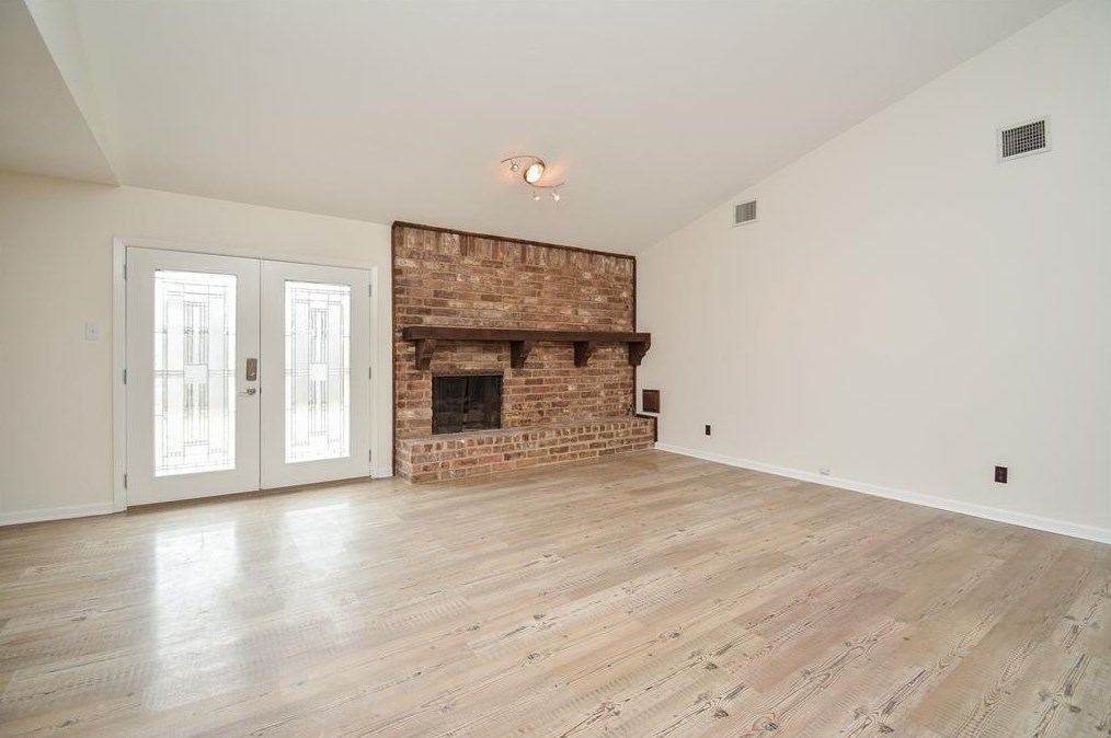 10711 Sagebluff Dr, Houston TX  77089-2908 exterior