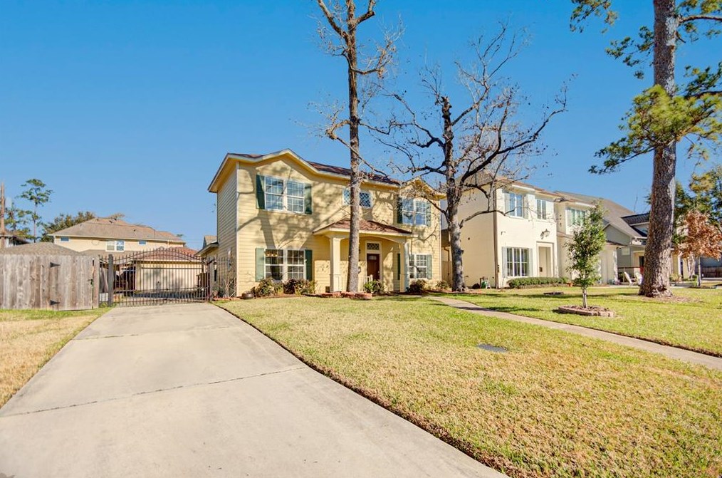 1510 Woodcrest Dr, Houston TX  77018-5821 exterior