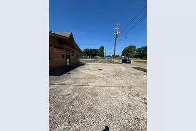 3810A-B Cavalcade Street, Houston, TX 77026 - Photo 9