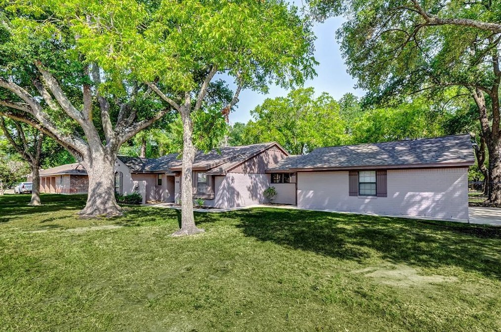 9218 Hammerly Blvd, Houston TX  77080-5567 exterior