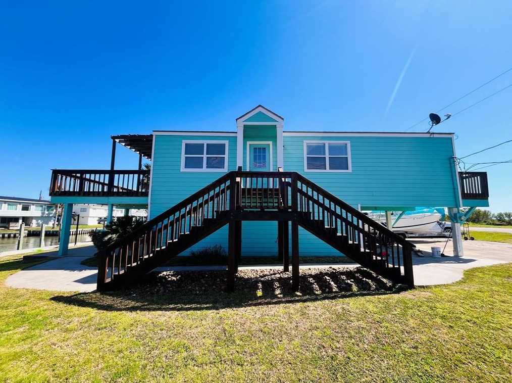 1537 Blue Water Dr, Jones Creek TX  77541-9654 exterior