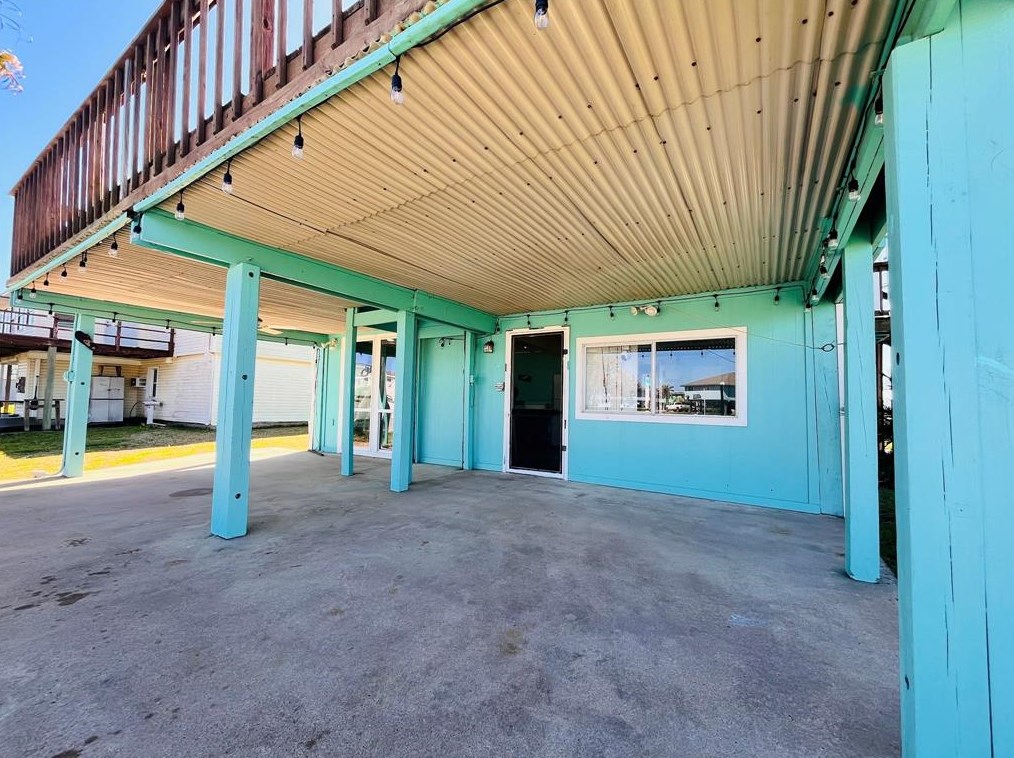 1537 Blue Water, Jones Creek TX  77541-8492 exterior