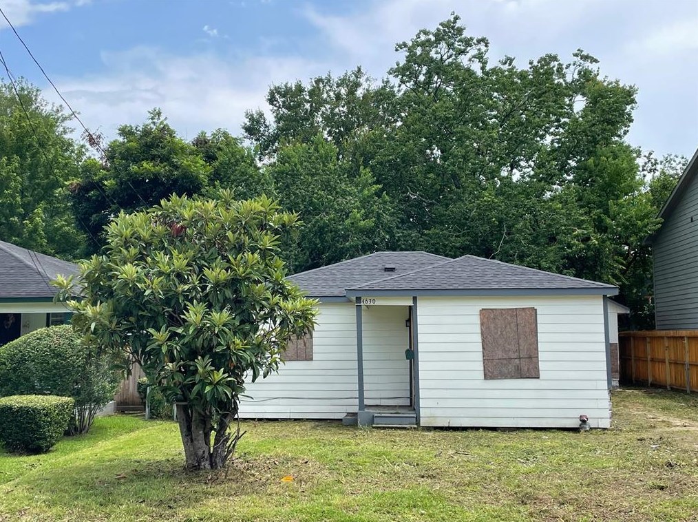 4630 Larkspur St, Houston TX  77051-2730 exterior