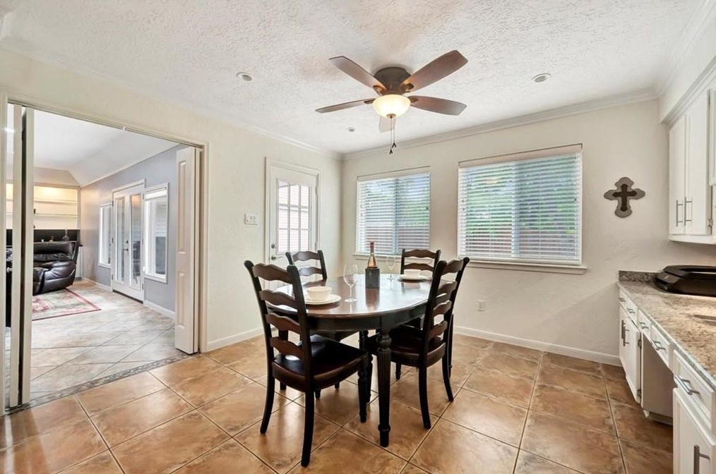 3811 Glenmeade Dr, Houston TX  77059-6004 exterior