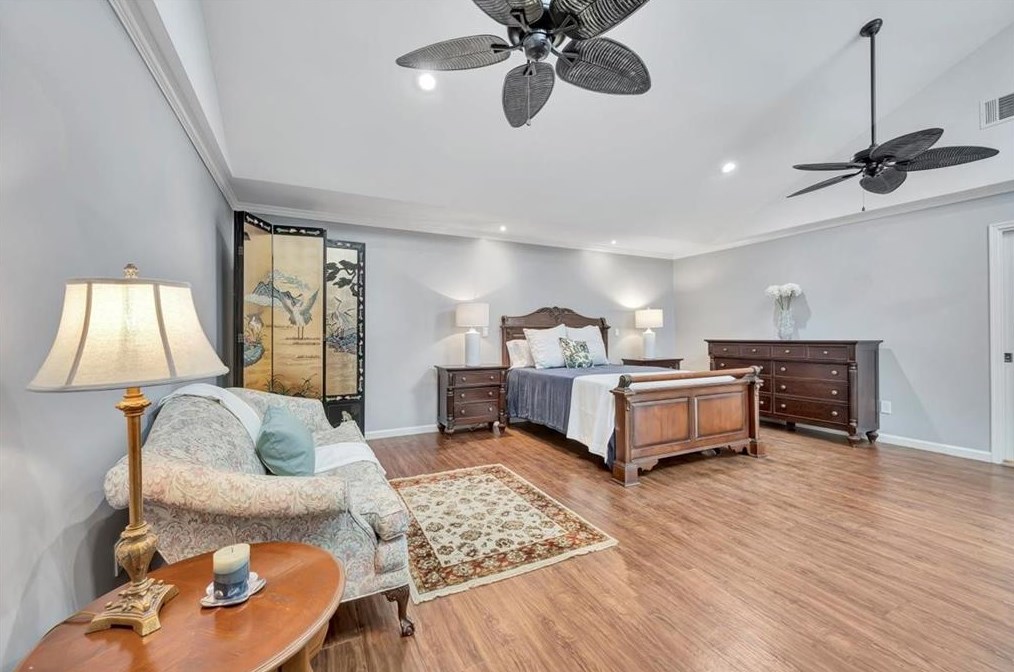 3811 Glenmeade Dr, Houston TX  77059-6004 exterior