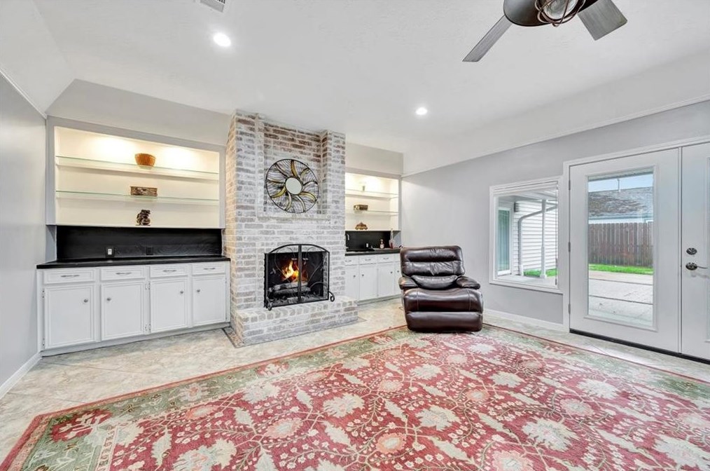 3811 Glenmeade Dr, Houston TX  77059-6004 exterior