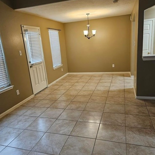 8015 Dairy View Ln, Houston TX  77072-5624 exterior