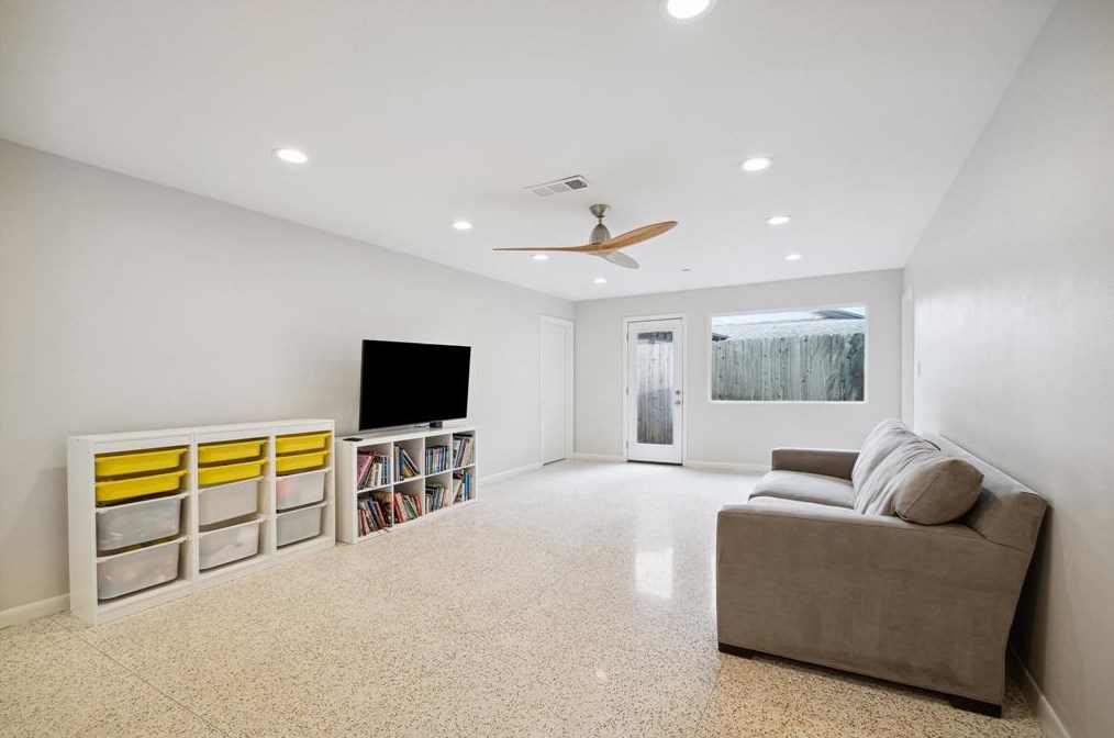 3542 Sun Vly Dr, Houston TX  77025-4150 exterior