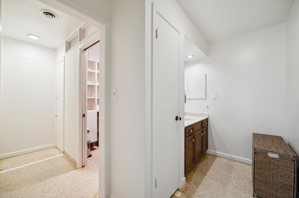 3542 Sun Vly Dr, Houston TX  77025-4150 exterior
