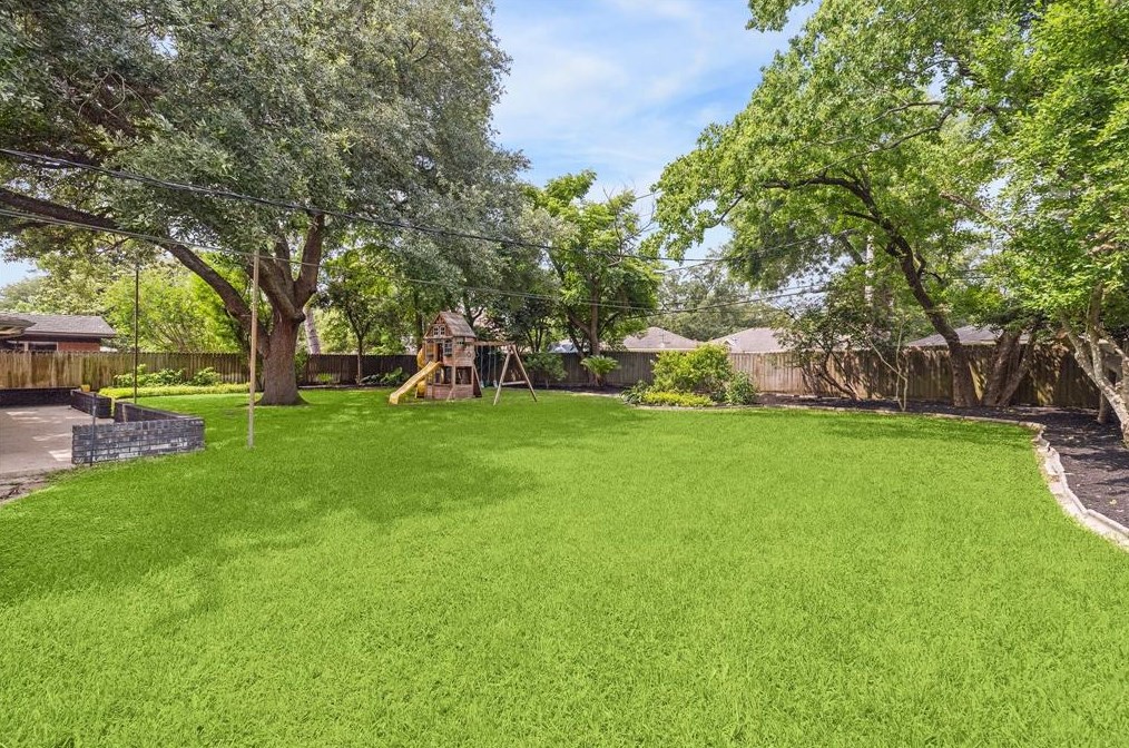 3542 Sun Vly Dr, Houston TX  77025-4150 exterior