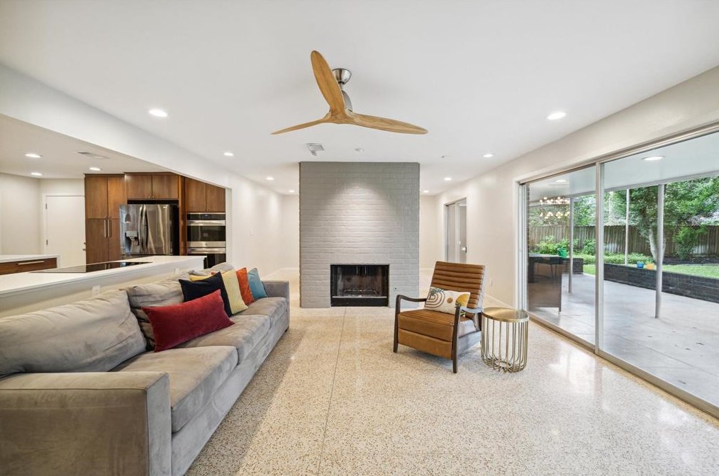 3542 Sun Vly Dr, Houston TX  77025-4150 exterior
