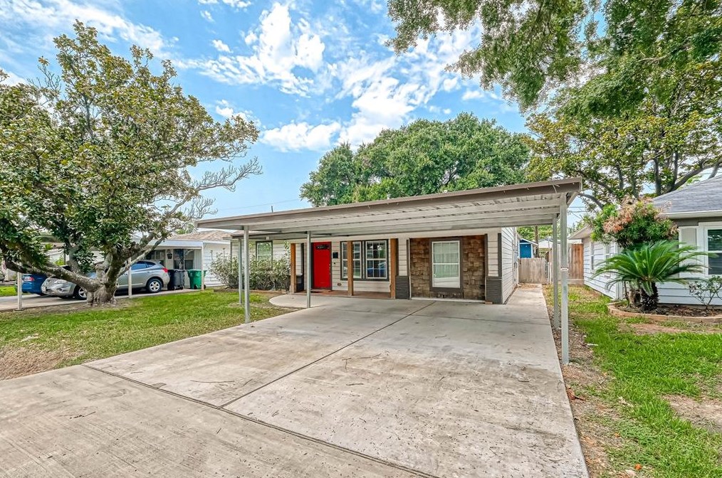 1639 Walton St, Houston TX  77009-2525 exterior