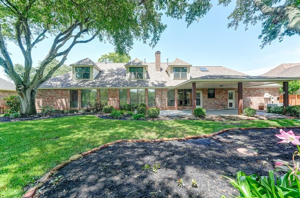 32711 Waltham Xing, Fulshear TX 77441-4205 exterior