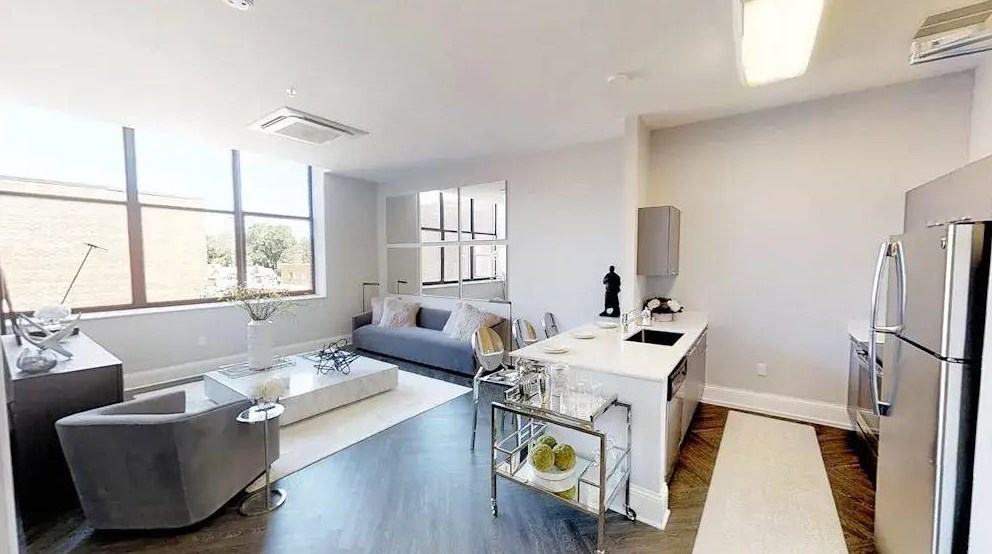 22111 Woodward Ave, Detroit MI  48220-1812 exterior